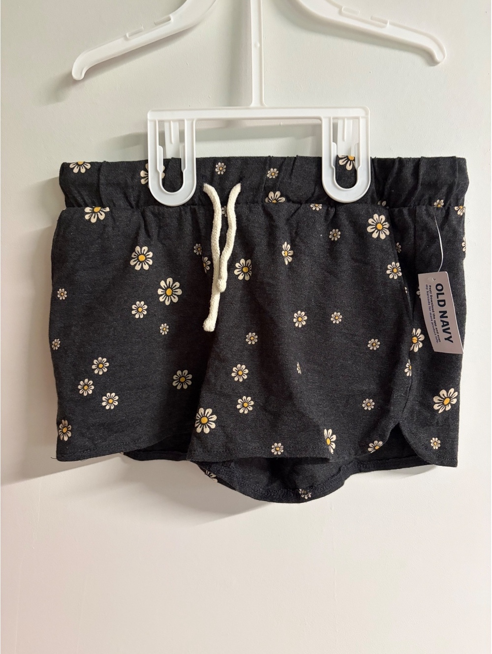 Old Navy girl shorts gray with flowers size large